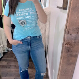 Dog Mom graphic T-shirt size large blue